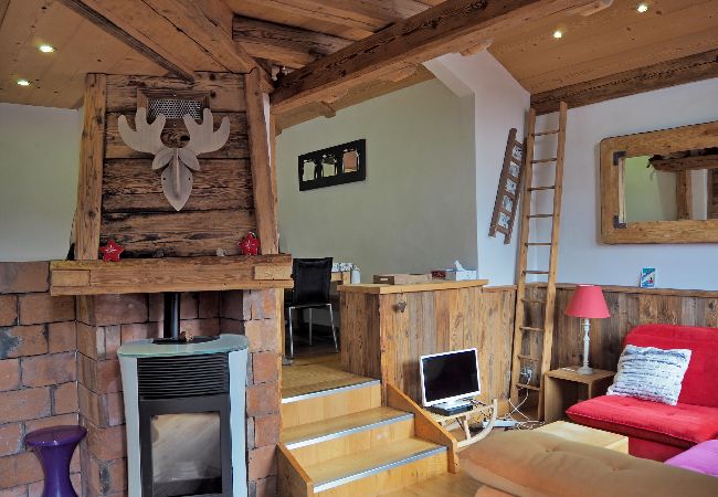 Appartement à Arâches-la-Frasse - Les Carroz centre, location d'un appartement décoré avec gôut. Pour 6 personnes. Appartement à Arâches-la-Frasse - Les Carroz centre, location d'un appartement décoré avec gôut. Pour 6 personnes.