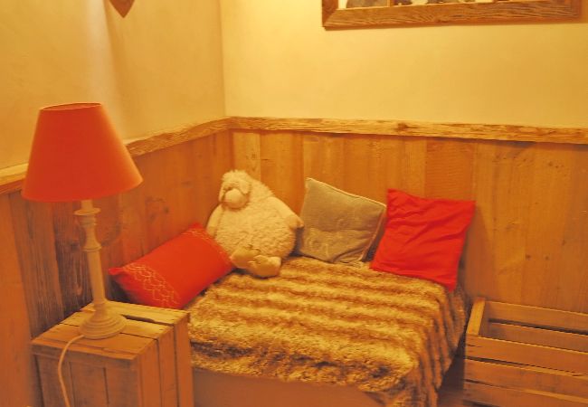 Appartement à Arâches-la-Frasse - Les Carroz centre, location d'un appartement décoré avec gôut. Pour 6 personnes. Appartement à Arâches-la-Frasse - Les Carroz centre, location d'un appartement décoré avec gôut. Pour 6 personnes.