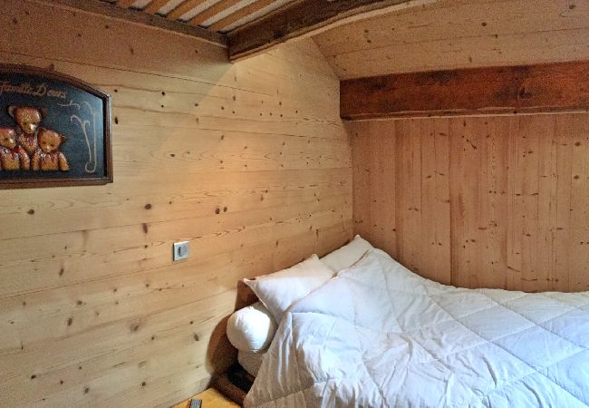 Appartement à Arâches-la-Frasse - Les Carroz centre, location d'un appartement décoré avec gôut. Pour 6 personnes. Appartement à Arâches-la-Frasse - Les Carroz centre, location d'un appartement décoré avec gôut. Pour 6 personnes.