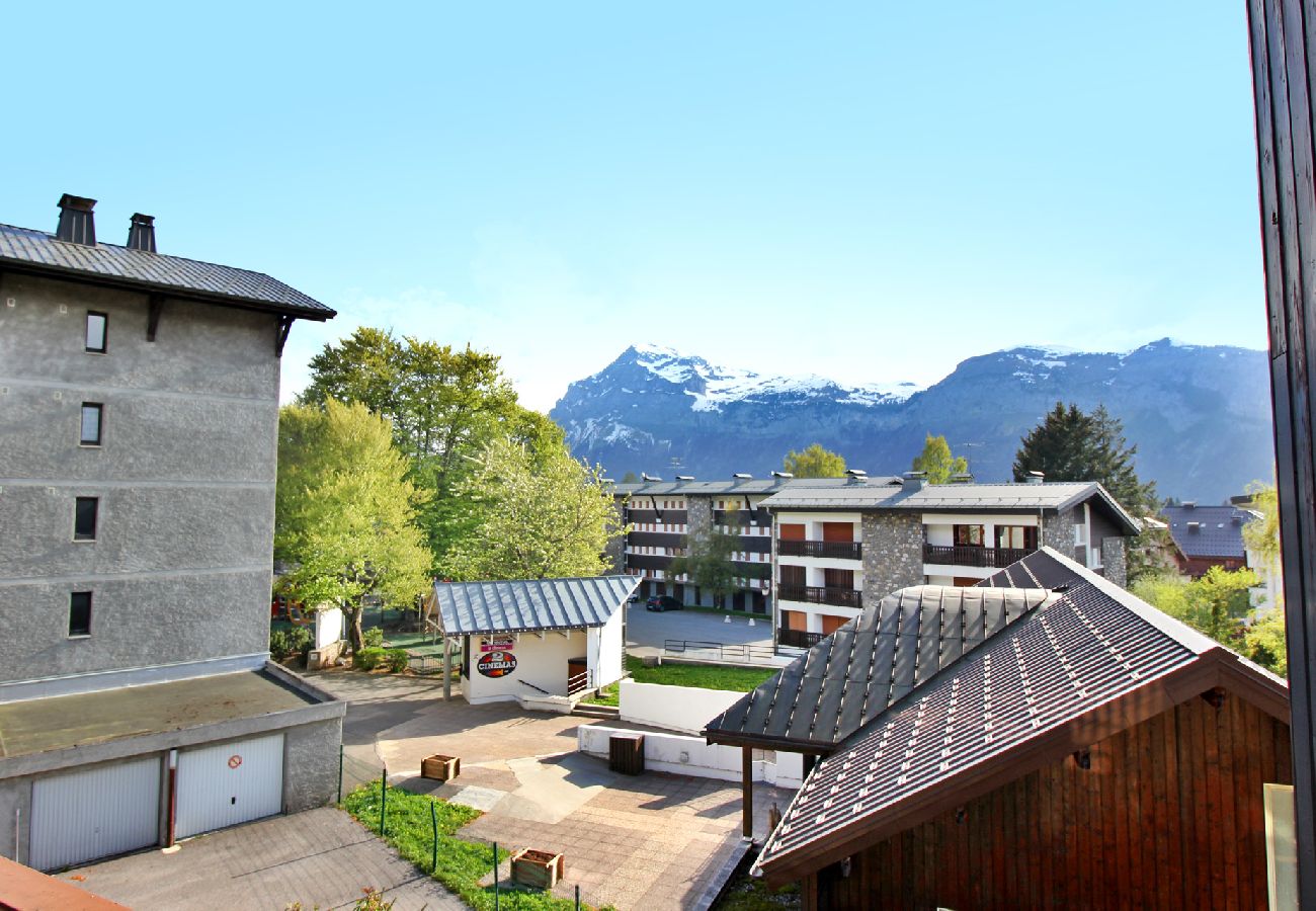 Appartement à Arâches-la-Frasse - Les Carroz centre, location d'un appartement décoré avec gôut. Pour 6 personnes - EDE429