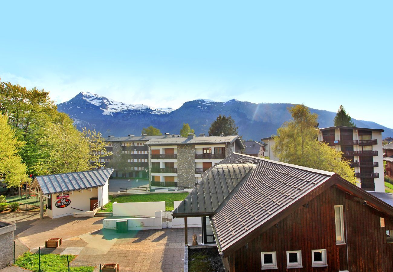 Appartement à Arâches-la-Frasse - Les Carroz centre, location d'un appartement décoré avec gôut. Pour 6 personnes - EDE429