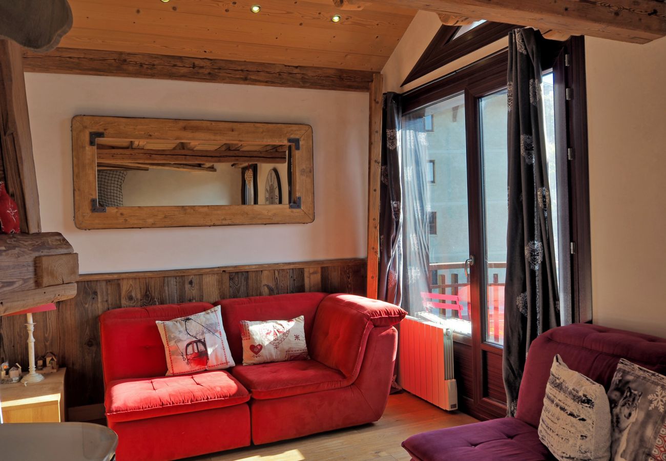 Appartement à Arâches-la-Frasse - Les Carroz centre, location d'un appartement décoré avec gôut. Pour 6 personnes - EDE429