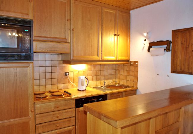 Appartement à Les Carroz d'Arâches - Appartement pour 5 personnes, pied du télécabine - ESB406