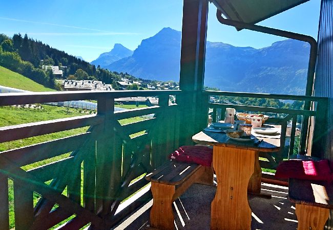 Appartement à Les Carroz d'Arâches - Location appartement de vacances 5 personnes aux Carroz d'Arâches, Grand Massif, au pied du télécabine Appartement à Les Carroz d'Arâches - Location appartement de vacances 5 personnes aux Carroz d'Arâches, Grand Massif, au pied du télécabine