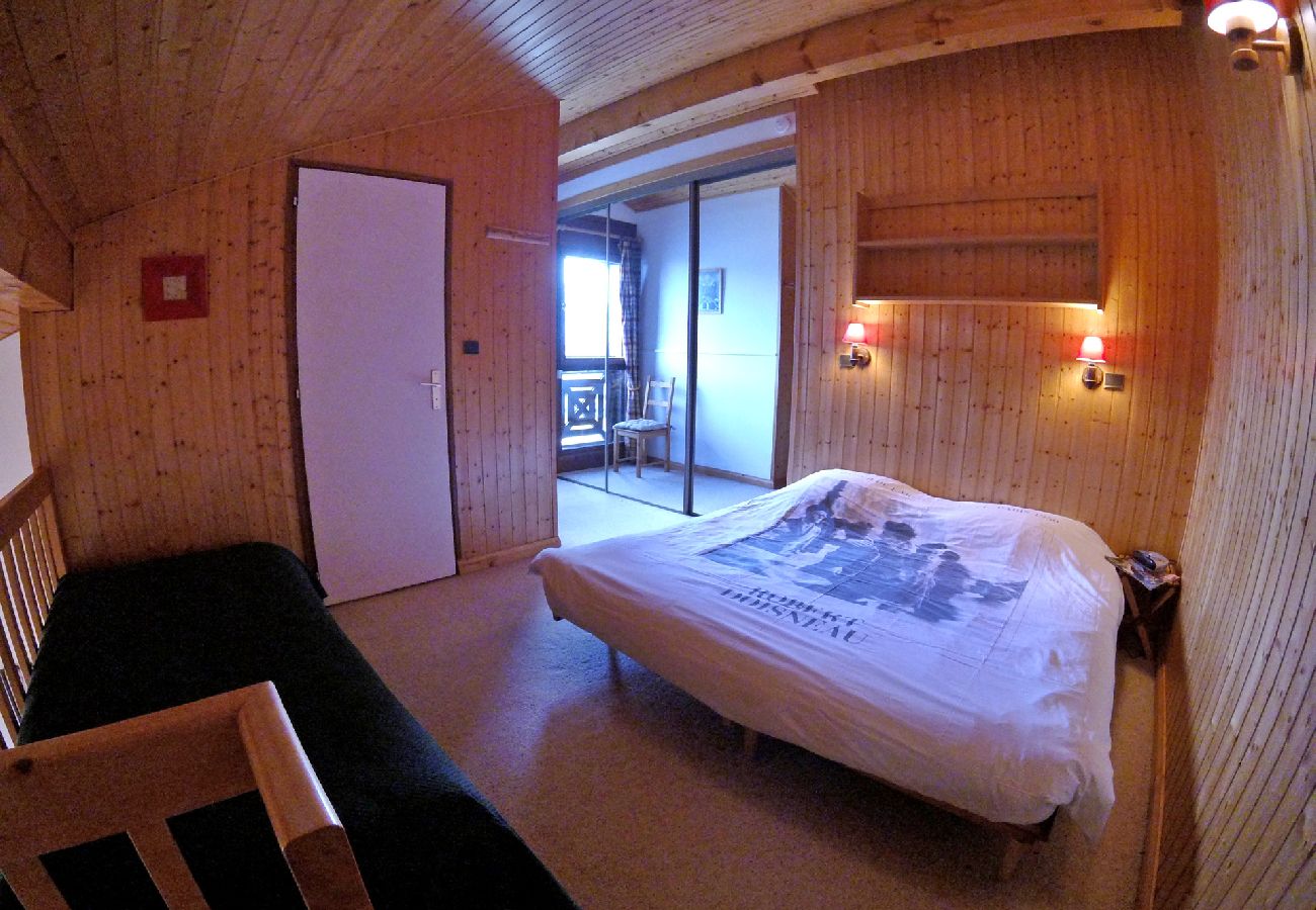 Appartement à Les Carroz d'Arâches - Appartement pour 5 personnes, pied du télécabine - ESB406