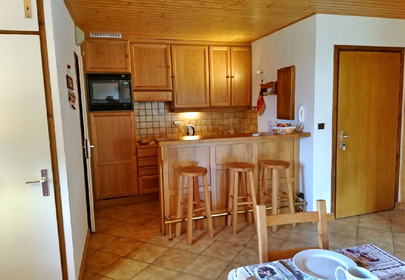 Appartement à Les Carroz d'Arâches - Appartement pour 5 personnes, pied du télécabine - ESB406