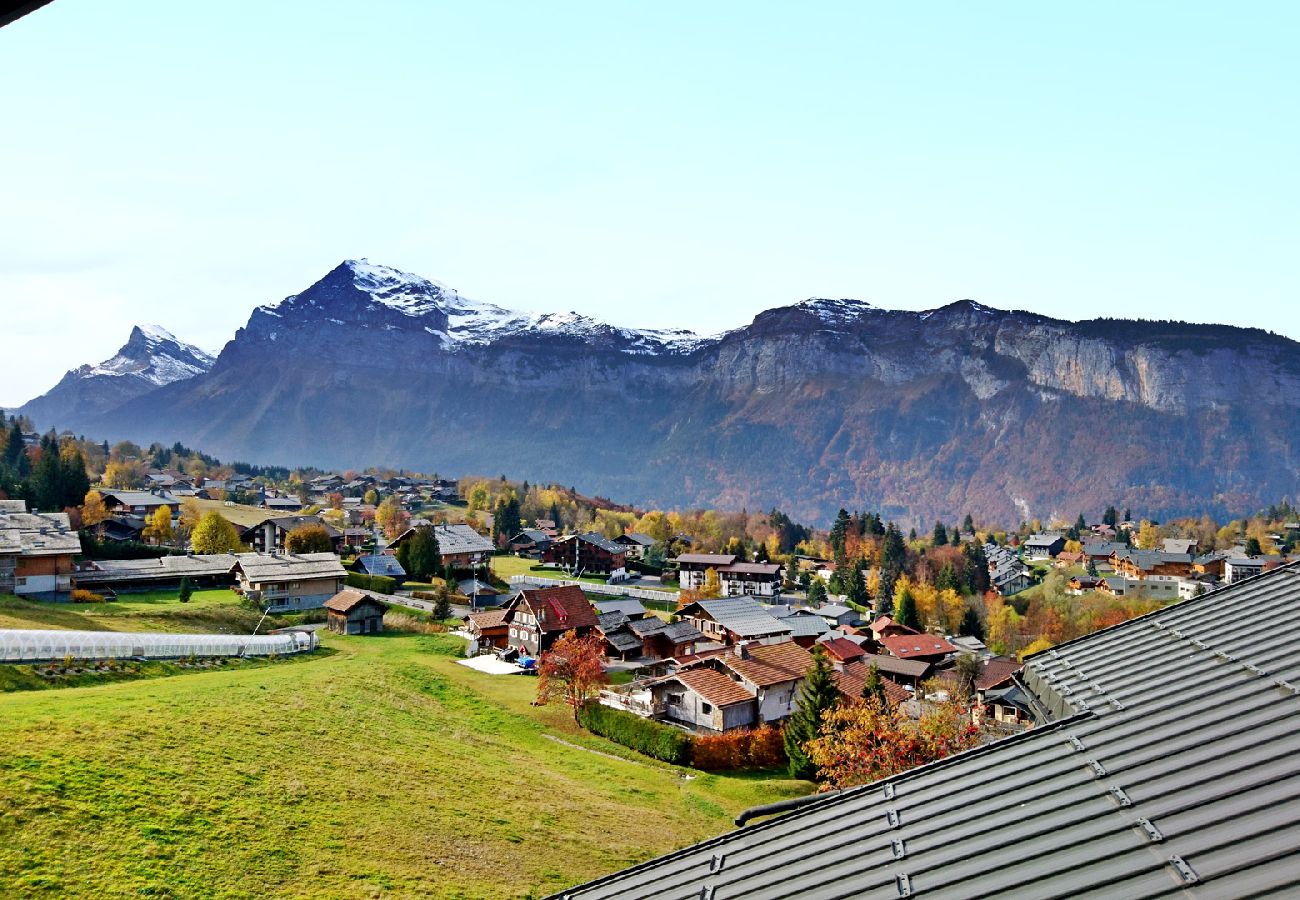 Appartement à Les Carroz d'Arâches - Appartement pour 5 personnes, pied du télécabine - ESB406