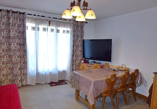 Appartement à Les Carroz d'Arâches - Les Carroz, skis aux pieds, location d'un appartement pour 6 personnes Appartement à Les Carroz d'Arâches - Les Carroz, skis aux pieds, location d'un appartement pour 6 personnes