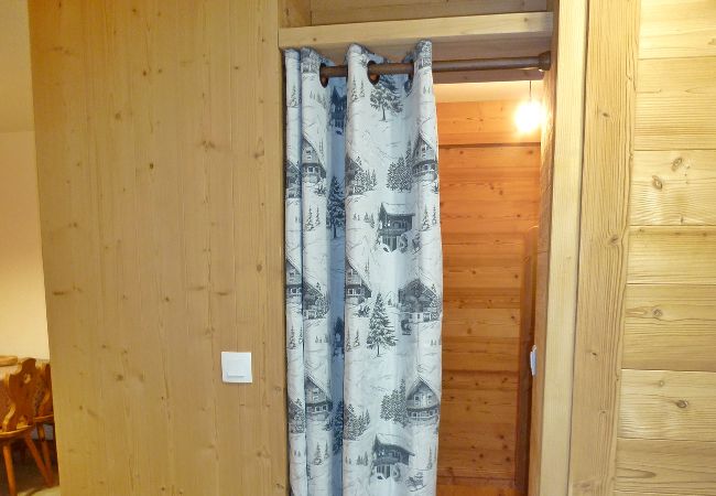 Appartement à Les Carroz d'Arâches - Les Carroz, skis aux pieds, location d'un appartement pour 6 personnes Appartement à Les Carroz d'Arâches - Les Carroz, skis aux pieds, location d'un appartement pour 6 personnes