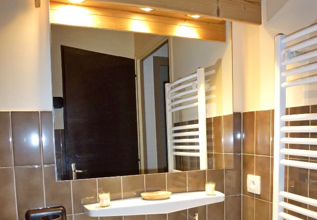 Appartement à Les Carroz d'Arâches - Les Carroz, skis aux pieds, location d'un appartement pour 6 personnes Appartement à Les Carroz d'Arâches - Les Carroz, skis aux pieds, location d'un appartement pour 6 personnes