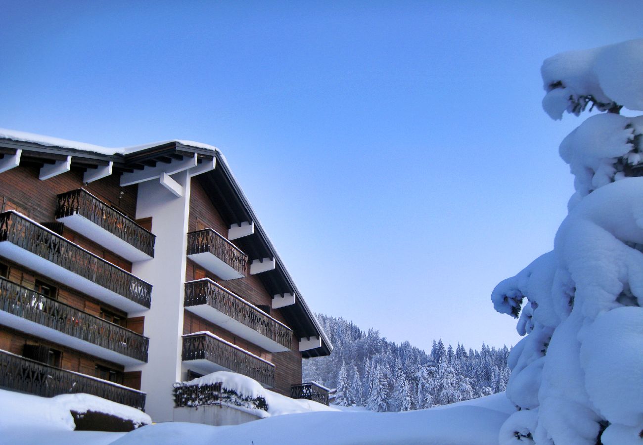 Appartement à Les Carroz d'Arâches - Les Carroz, skis aux pieds, location d'un appartement pour 6 personnes Appartement à Les Carroz d'Arâches - Les Carroz, skis aux pieds, location d'un appartement pour 6 personnes