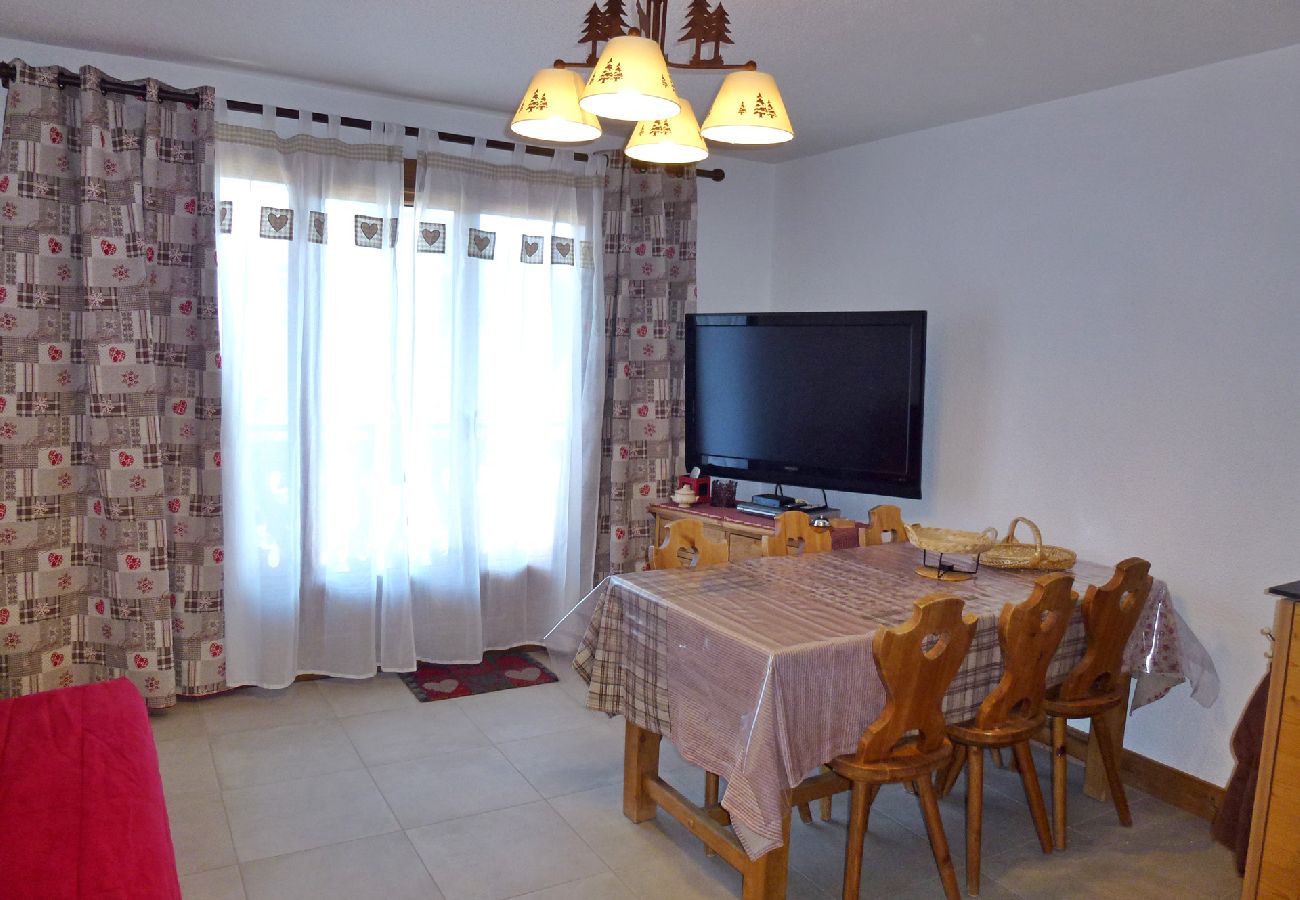 Appartement à Les Carroz d'Arâches - Les Carroz, skis aux pieds, location d'un appartement pour 6 personnes Appartement à Les Carroz d'Arâches - Les Carroz, skis aux pieds, location d'un appartement pour 6 personnes