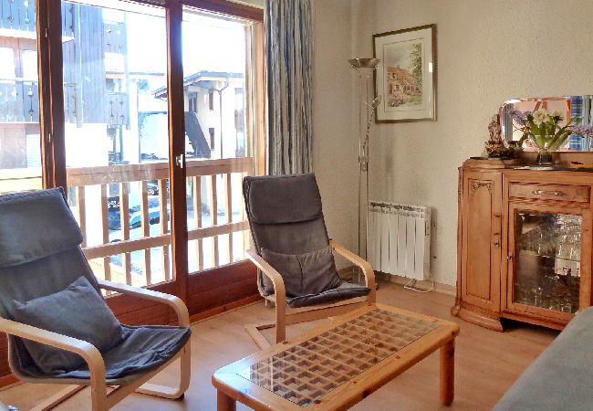 Appartement à Les Carroz d'Arâches - Location appartement de vacances 2 chambres 8 personnes aux Carroz d'Arâches, Haute-Savoie, centre village et proche navette Appartement à Les Carroz d'Arâches - Location appartement de vacances 2 chambres 8 personnes aux Carroz d'Arâches, Haute-Savoie, centre village et proche navette