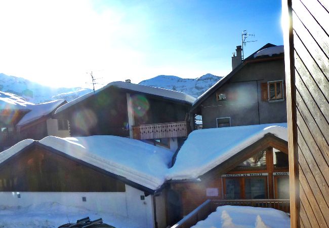 Appartement à Les Carroz d'Arâches - Location appartement de vacances 2 chambres 8 personnes aux Carroz d'Arâches, Haute-Savoie, centre village et proche navette Appartement à Les Carroz d'Arâches - Location appartement de vacances 2 chambres 8 personnes aux Carroz d'Arâches, Haute-Savoie, centre village et proche navette