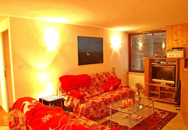 Appartement à Les Carroz d'Arâches - Location appartement de vacances 3 chambres 8 personnes aux Carroz d'Arâches, Grand Massif, centre village et proche navette - AME371