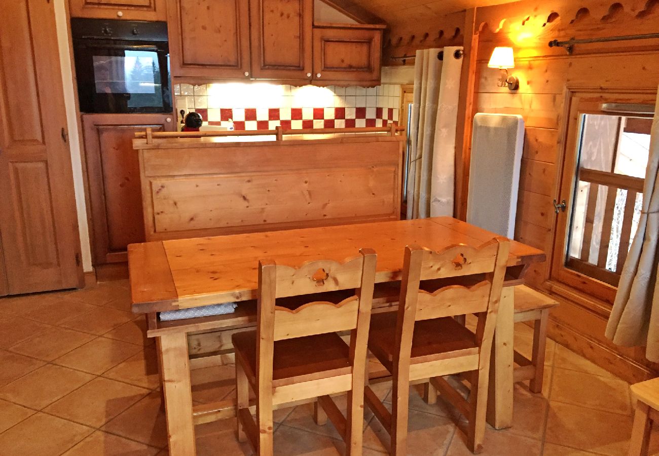 Appartement à Les Carroz d'Arâches - Aux Carroz, location d'un appartement pour 7 personnes - TRA555