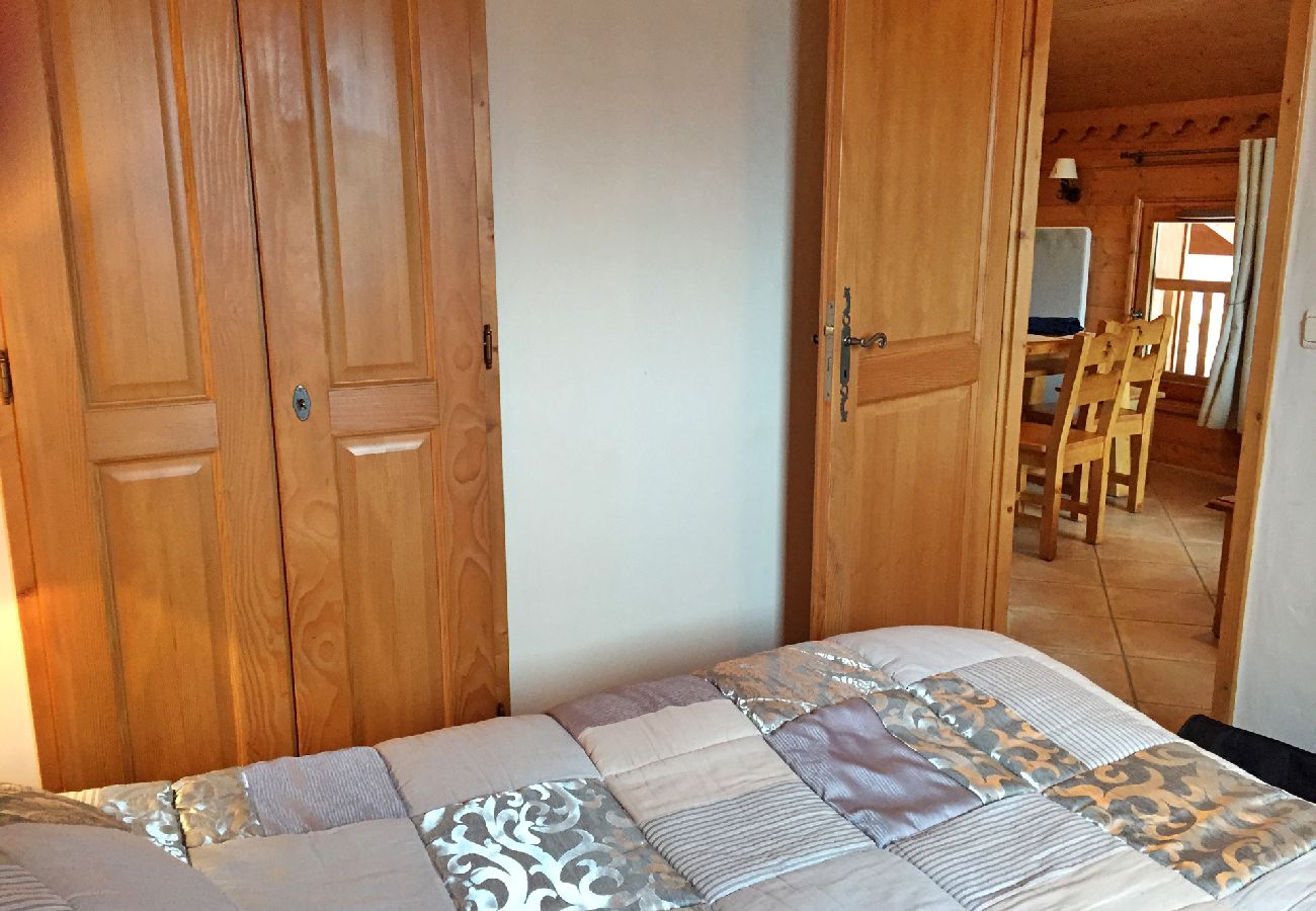 Appartement à Les Carroz d'Arâches - Aux Carroz, location d'un appartement pour 7 personnes - TRA555