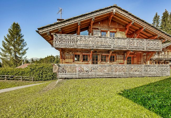 Chalet à Les Carroz d'Arâches - Chalet 12 personnes avec sauna, PROMOTION à 500 m de la télécabine - CRM568