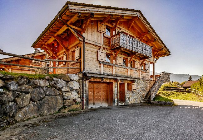 Chalet à Les Carroz d'Arâches - Chalet 12 personnes avec sauna, PROMOTION à 500 m de la télécabine - CRM568