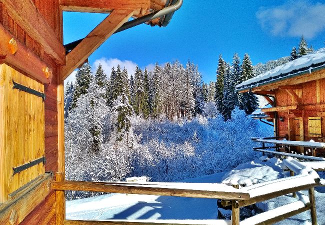 Chalet à Les Carroz d'Arâches - Chalet individuel pour 12 personnes, à 800 m de la télécabine Chalet à Les Carroz d'Arâches - Chalet individuel pour 12 personnes, à 800 m de la télécabine