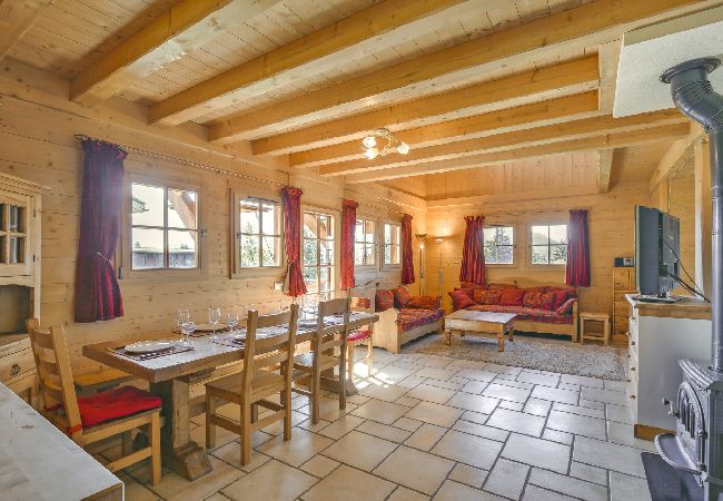 Chalet à Les Carroz d'Arâches - Chalet 12 personnes avec sauna, PROMOTION à 500 m de la télécabine - CRM568