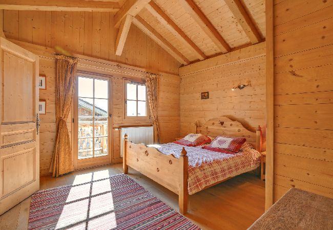 Chalet à Les Carroz d'Arâches - Chalet 12 personnes avec sauna, PROMOTION à 500 m de la télécabine - CRM568