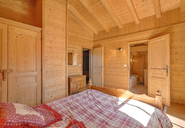 Chalet à Les Carroz d'Arâches - Chalet 12 personnes avec sauna, PROMOTION à 500 m de la télécabine - CRM568