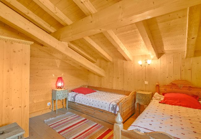 Chalet à Les Carroz d'Arâches - Chalet 12 personnes avec sauna, PROMOTION à 500 m de la télécabine - CRM568