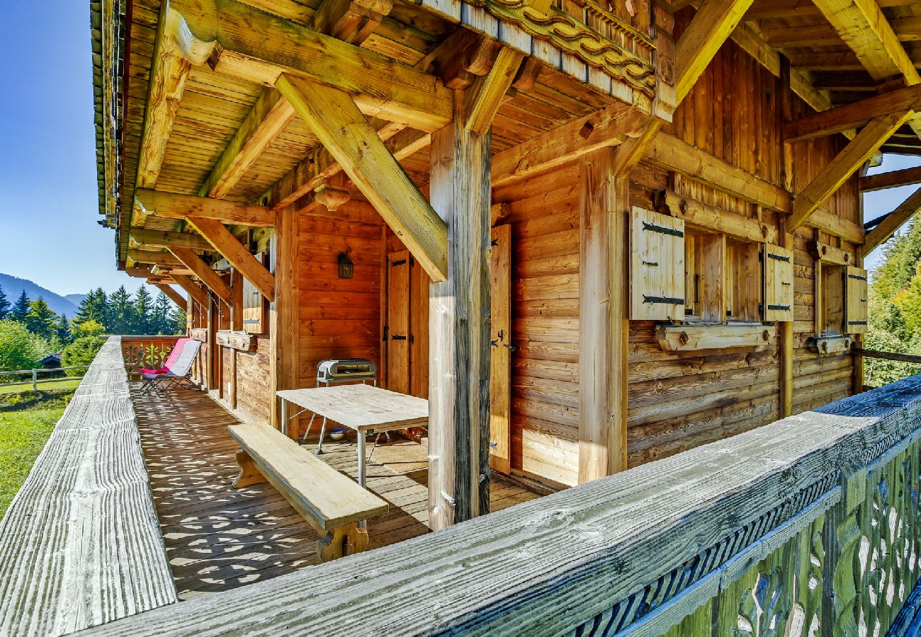 Chalet à Les Carroz d'Arâches - Chalet 12 personnes avec sauna, PROMOTION à 500 m de la télécabine - CRM568