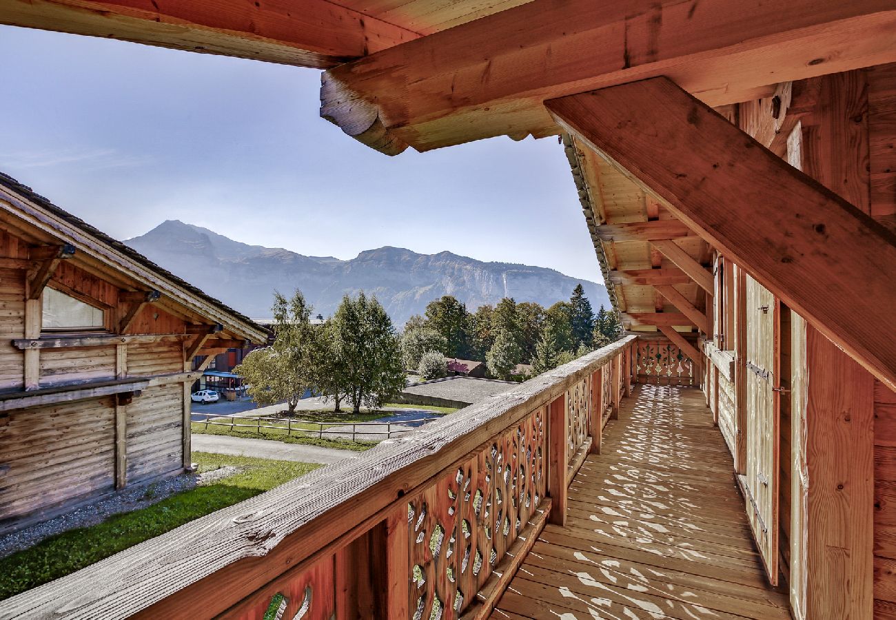 Chalet à Les Carroz d'Arâches - Chalet 12 personnes avec sauna, PROMOTION à 500 m de la télécabine - CRM568