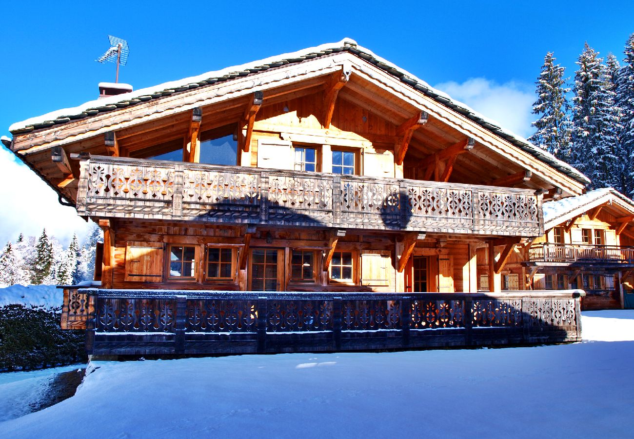 Chalet à Les Carroz d'Arâches - Chalet 12 personnes avec sauna, PROMOTION à 500 m de la télécabine - CRM568