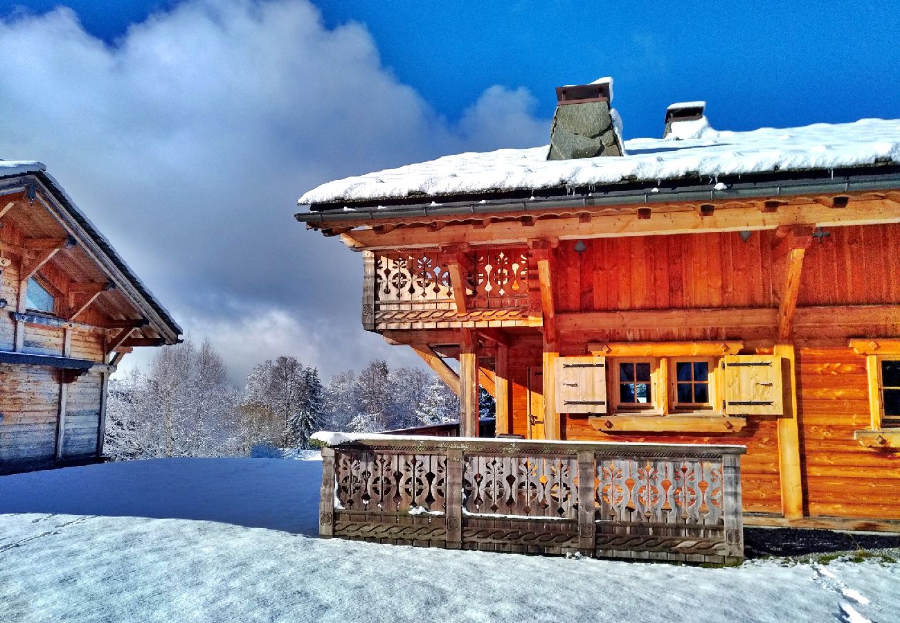 Chalet à Les Carroz d'Arâches - Chalet 12 personnes avec sauna, PROMOTION à 500 m de la télécabine - CRM568