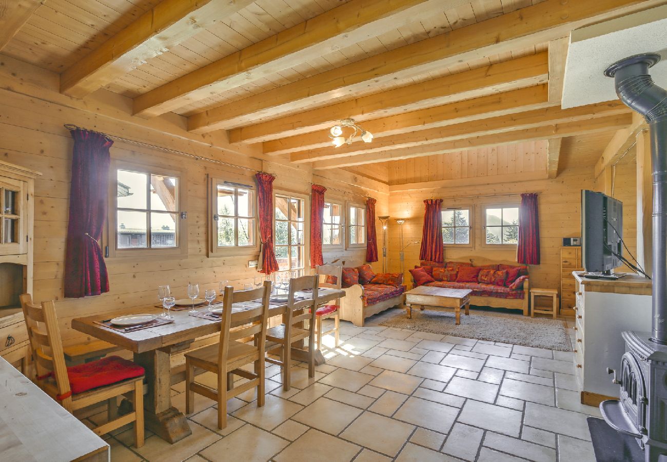 Chalet à Les Carroz d'Arâches - Chalet 12 personnes avec sauna, PROMOTION à 500 m de la télécabine - CRM568