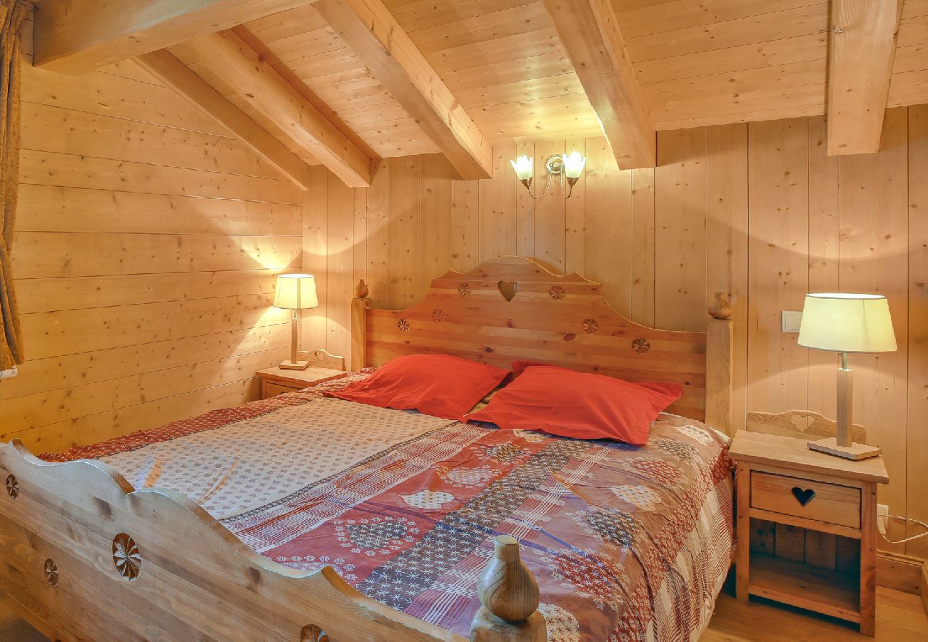 Chalet à Les Carroz d'Arâches - Chalet 12 personnes avec sauna, PROMOTION à 500 m de la télécabine - CRM568