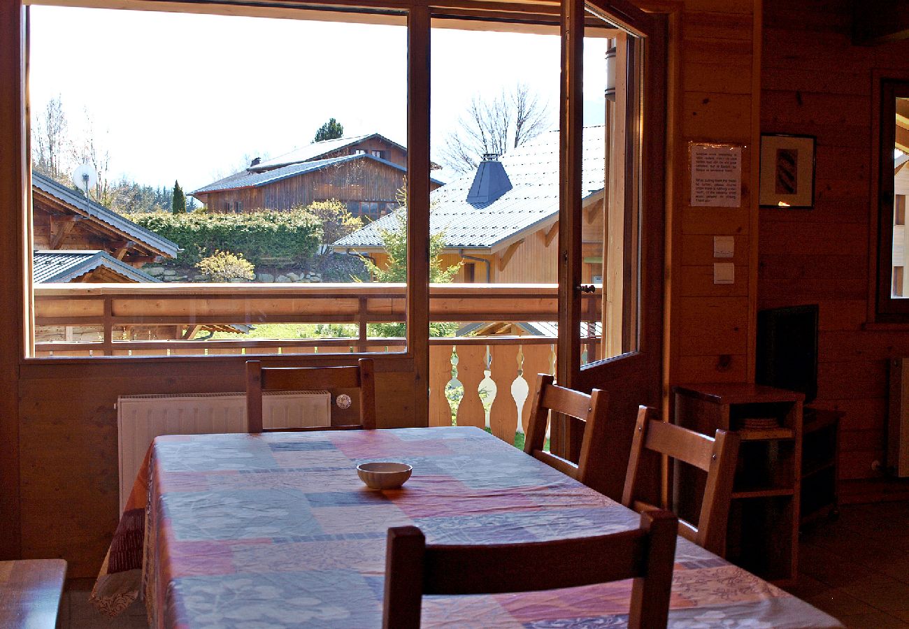 Appartement à Les Carroz d'Arâches - Appartement pour 6 personnes, proche centre - EBR140