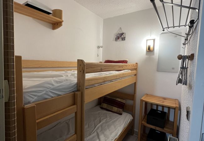 Studio à Les Carroz d'Arâches - Location studio avec Coin Montagne de vacances pour 4 personnes aux Carroz d'Arâches, Grand Massif, centre village et proche piste - CAR258