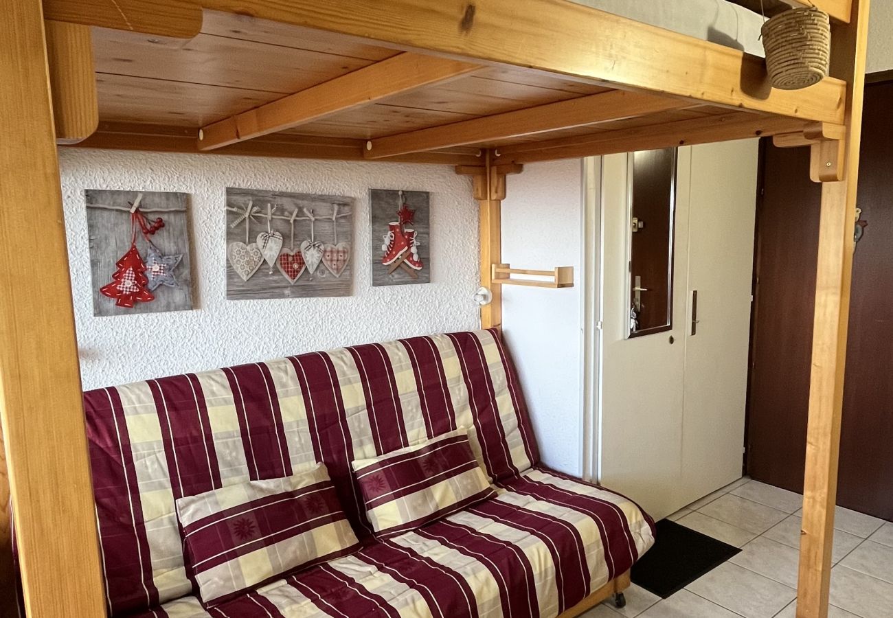 Studio à Les Carroz d'Arâches - Location studio avec Coin Montagne de vacances pour 4 personnes aux Carroz d'Arâches, Grand Massif, centre village et proche piste - CAR258