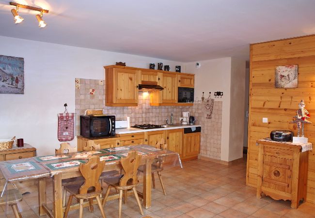 Appartement à Les Carroz d'Arâches - Appartement pour 6 personnes, proche centre - EBR139