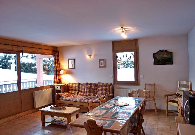 Appartement à Les Carroz d'Arâches - Appartement de vacances pour 6 personnes aux Carroz d'Arâches, Haute-Savoie Appartement à Les Carroz d'Arâches - Appartement de vacances pour 6 personnes aux Carroz d'Arâches, Haute-Savoie