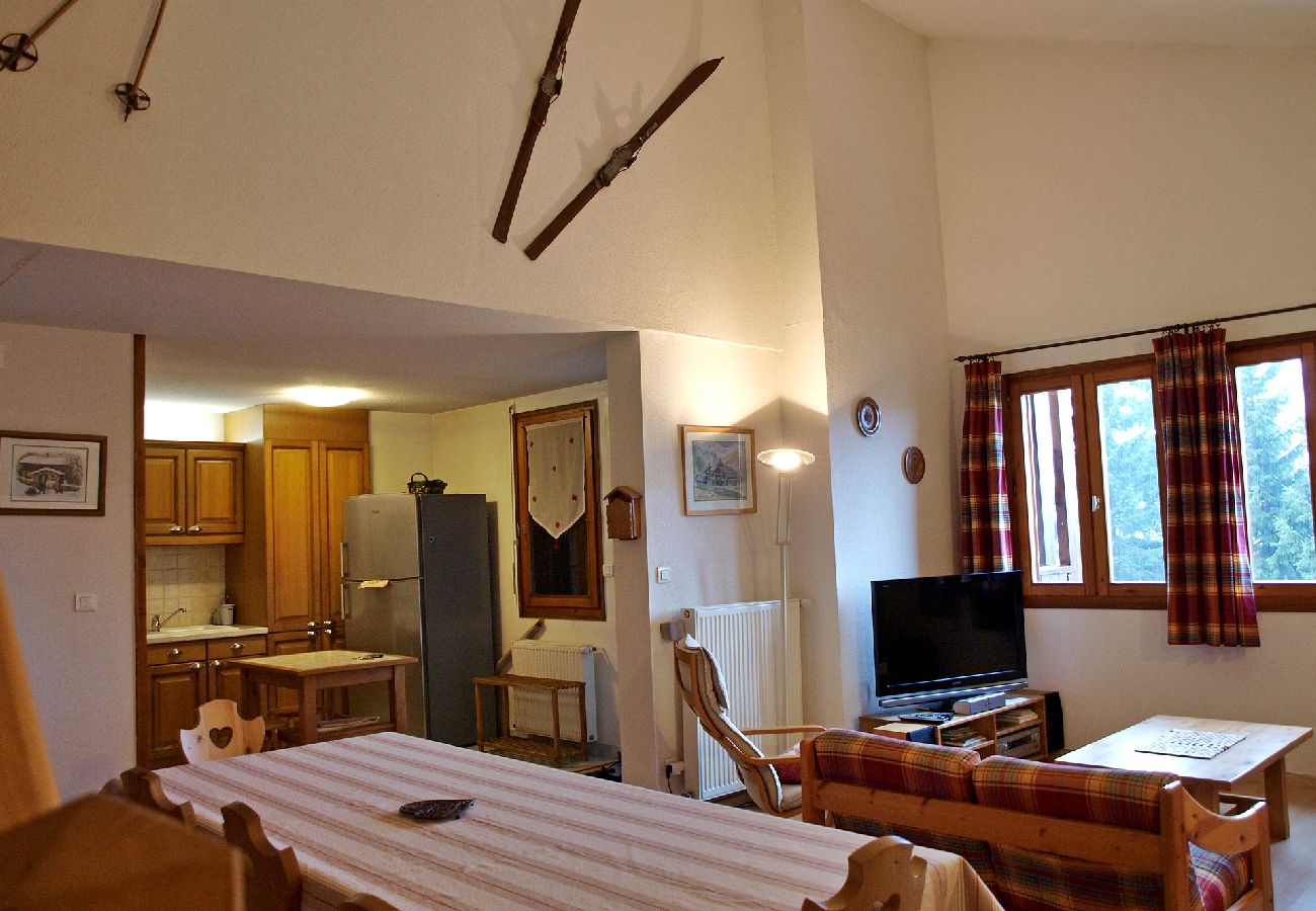 Appartement à Les Carroz d'Arâches - Appartement pour 7 personnes, à 1,5 km du centre - ERA316