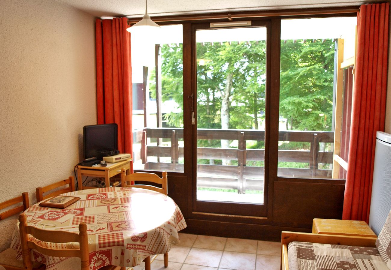 Appartement à Les Carroz d'Arâches - Location studio de vacances pour 4 personnes aux Carroz d'Arâches, Grand Massif, proche centre village et navette - PRB394