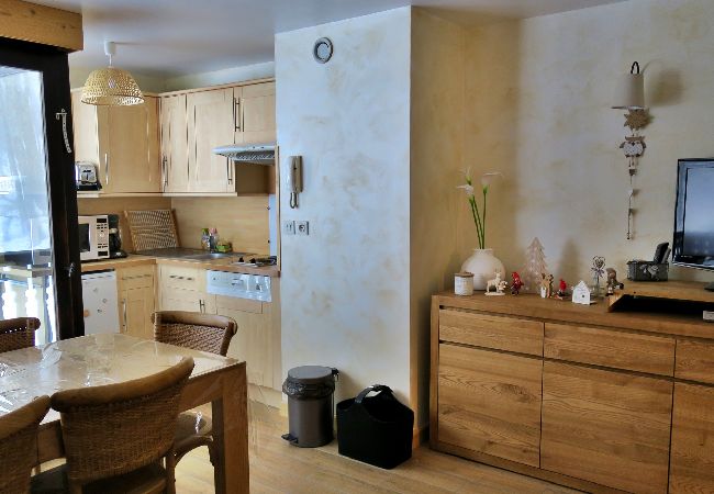 Appartement à Les Carroz d'Arâches - Appartement de vacances 2 chambres pour 6 personnes aux Carroz d'Arâches, Haute-Savoie, proche centre et navette Appartement à Les Carroz d'Arâches - Appartement de vacances 2 chambres pour 6 personnes aux Carroz d'Arâches, Haute-Savoie, proche centre et navette