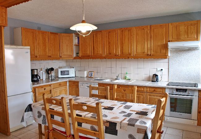 Appartement à Les Carroz d'Arâches - Les Carroz d'Arâches plein centre, location d'un appartement pour 6 personnes Appartement à Les Carroz d'Arâches - Les Carroz d'Arâches plein centre, location d'un appartement pour 6 personnes