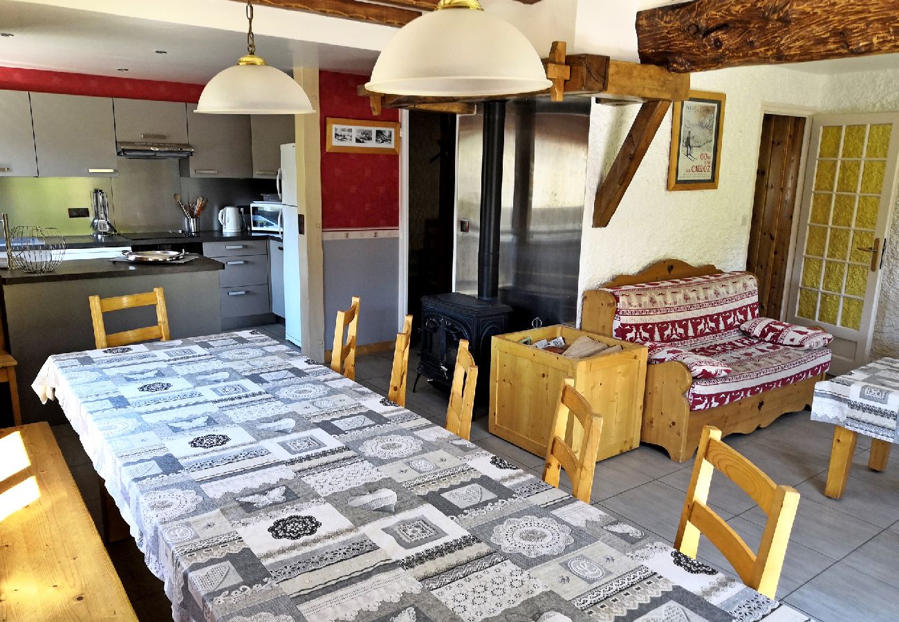 Chalet à Les Carroz d'Arâches - Chalet 12 personnes, proche pistes - DAR579