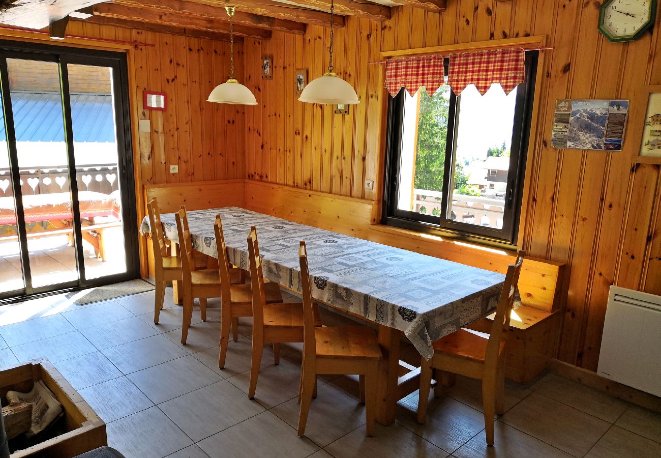 Chalet à Les Carroz d'Arâches - Chalet 12 personnes, proche pistes - DAR579
