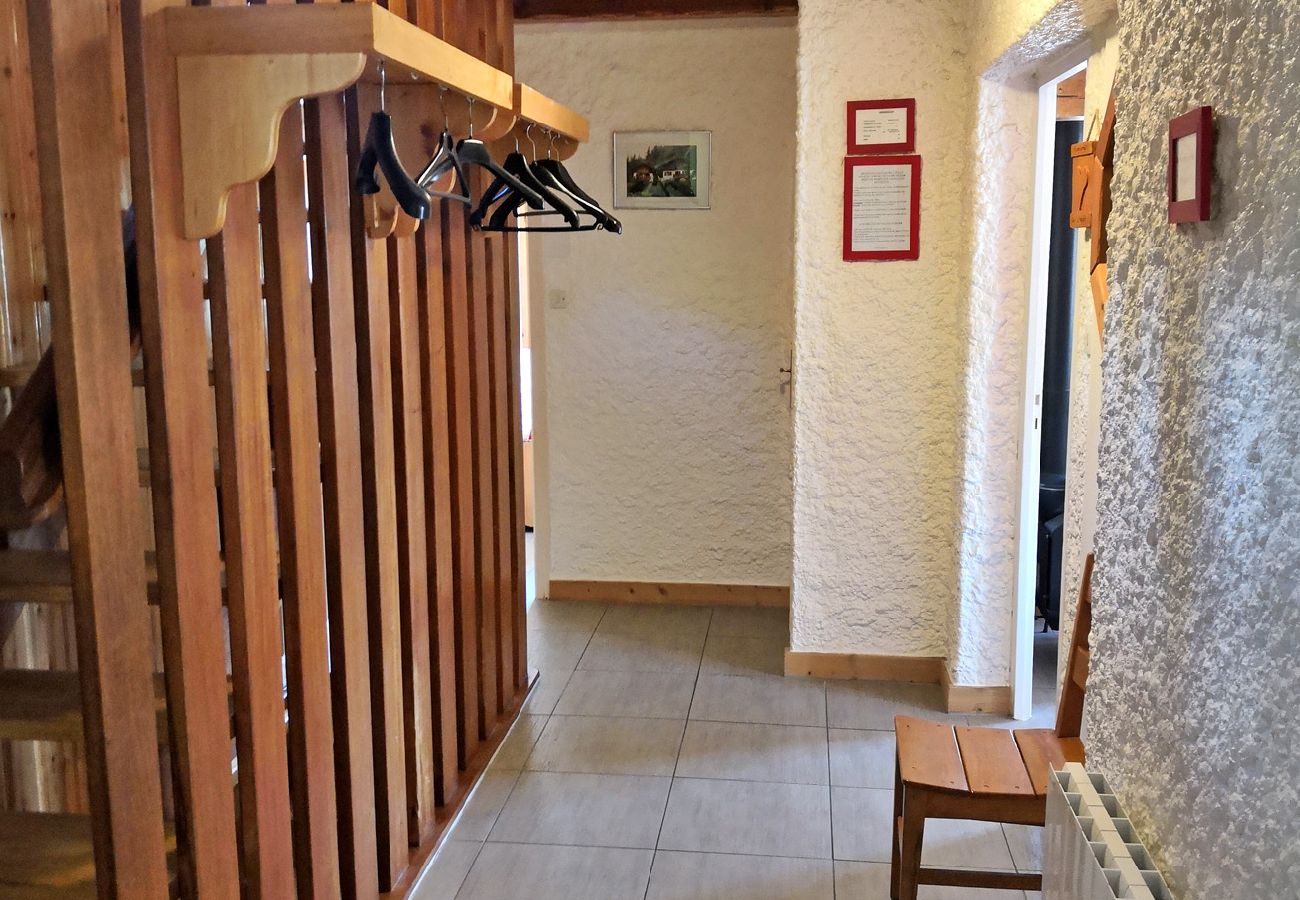 Chalet à Les Carroz d'Arâches - Chalet 12 personnes, proche pistes - DAR579