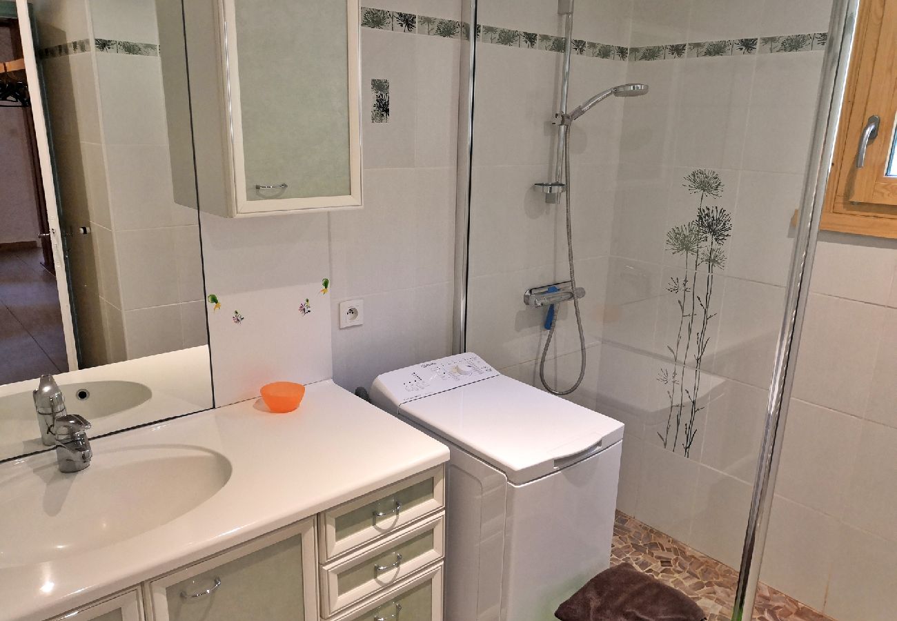 Chalet à Les Carroz d'Arâches - Chalet 12 personnes, proche pistes - DAR579