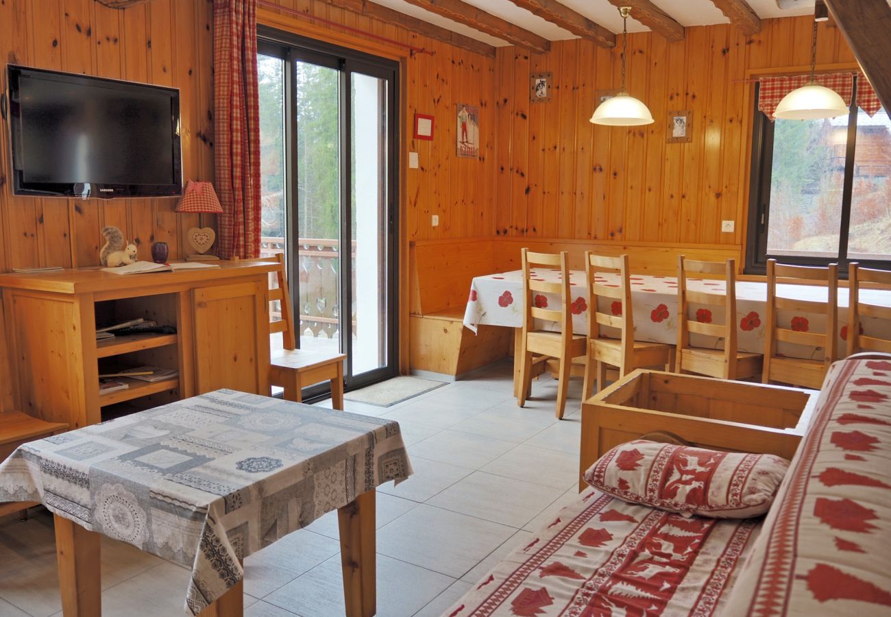 Chalet à Les Carroz d'Arâches - Chalet 12 personnes, proche pistes - DAR579
