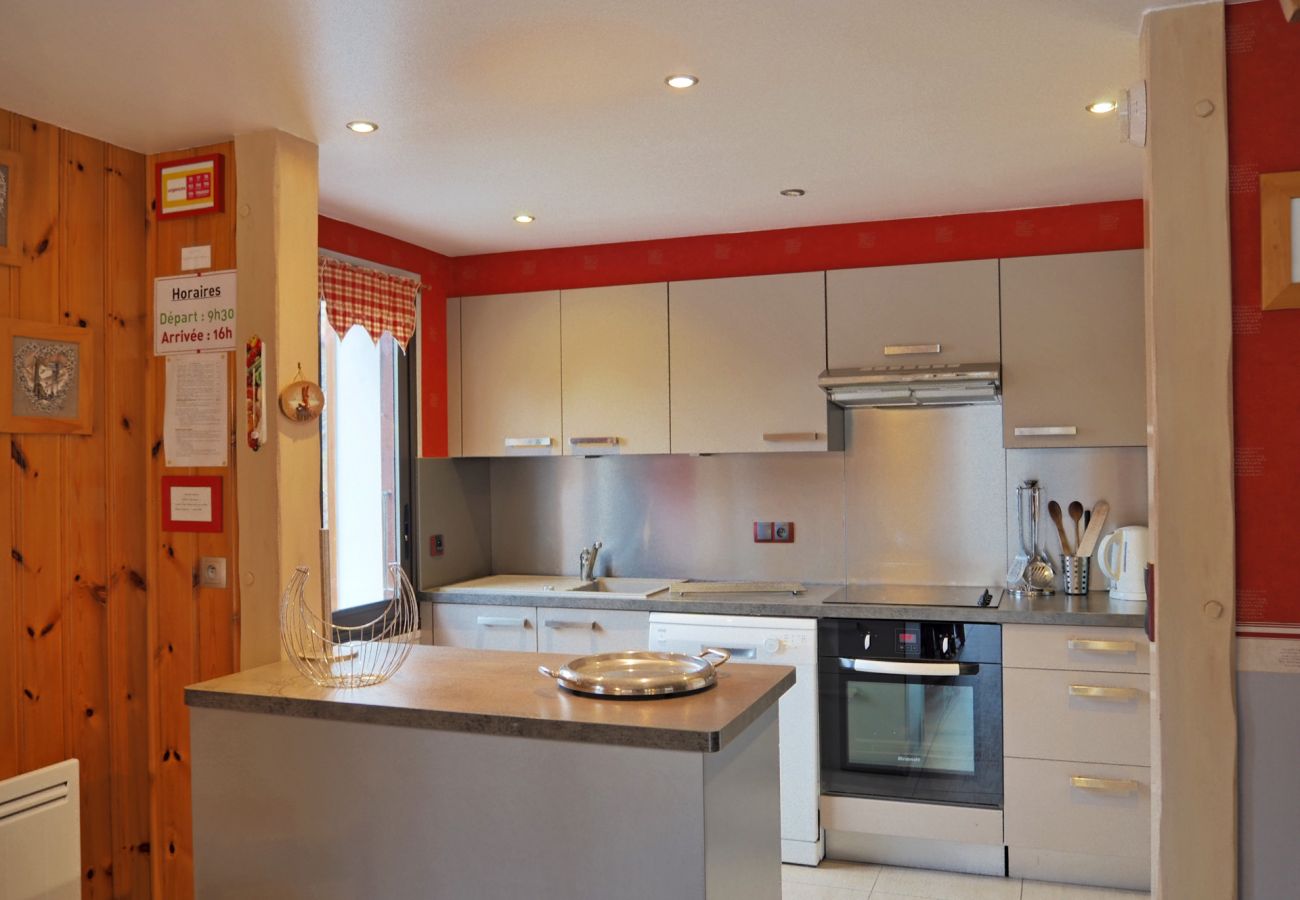 Chalet à Les Carroz d'Arâches - Chalet 12 personnes, proche pistes - DAR579