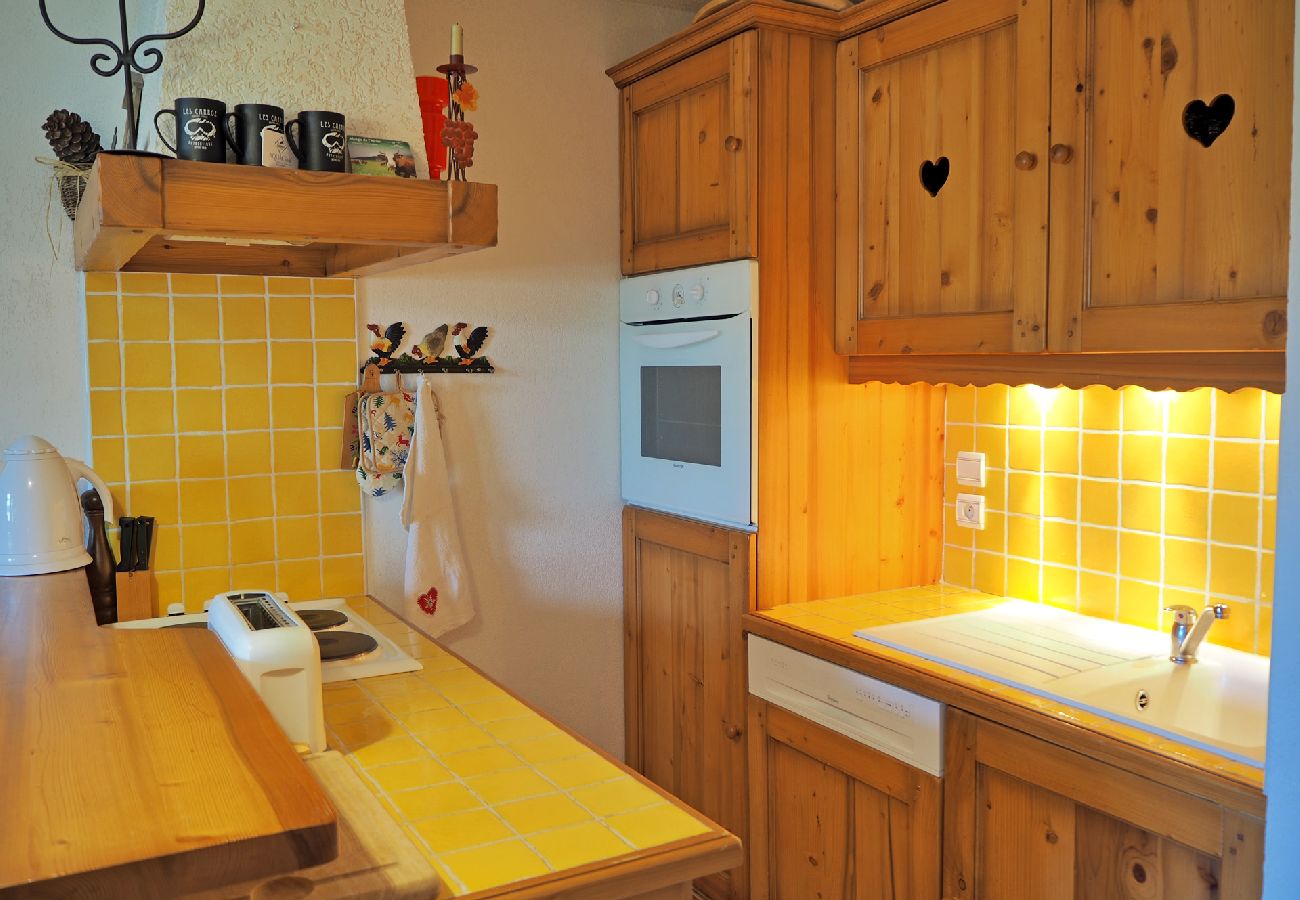 Appartement à Les Carroz d'Arâches - Carroz d'Arâches proche centre, appartement 4 /5 personnes - SAB578 <strong>PROMOTION HIVER 2023 BAISSE DU PRIX DE LA  SEMAINE  DU 4/02 AU 11/02/2023 